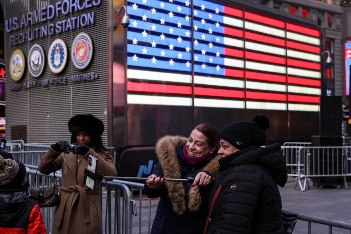 politicas-de-trump-prejudicam-viagens-aos-eua-em-golpe-ao-setor-de-turismo politicas-de-trump-prejudicam-viagens-aos-eua-em-golpe-ao-setor-de-turismo