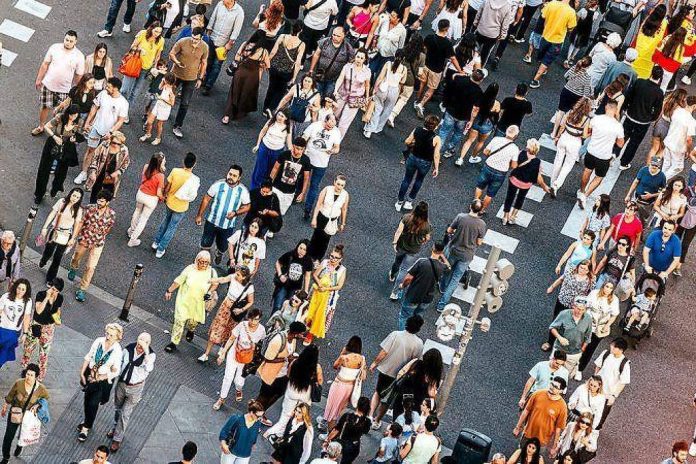 as-medidas-extremas-que-paises-adotam-para-combater-o-turismo-excessivo