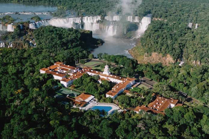 classico-do-luxo,-hotel-das-cataratas-da-acesso-vip-as-quedas-do-iguacu classico-do-luxo,-hotel-das-cataratas-da-acesso-vip-as-quedas-do-iguacu