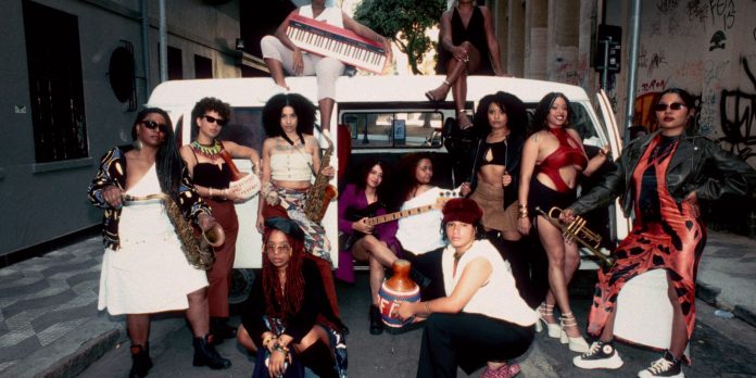 sp:-sesc-itaquera-apresenta-show-da-funmilayo-afrobeat-orquestra sp:-sesc-itaquera-apresenta-show-da-funmilayo-afrobeat-orquestra