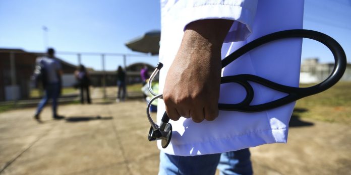 mec-pune-mais-de-50-cursos-de-medicina-por-desempenho-insuficiente mec-pune-mais-de-50-cursos-de-medicina-por-desempenho-insuficiente