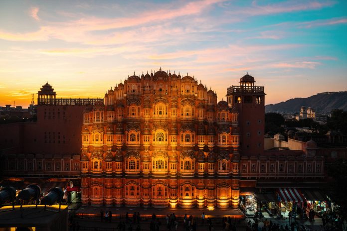 jaipur,-a-cidade-rosa-da-india,-e-a-parada-mais-encantadora-do-triangulo-dourado