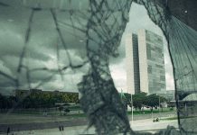 Petra Costa é finalista em categoria do Prêmio Emmy de Documentários petra-costa-e-finalista-em-categoria-do-premio-emmy-de-documentarios