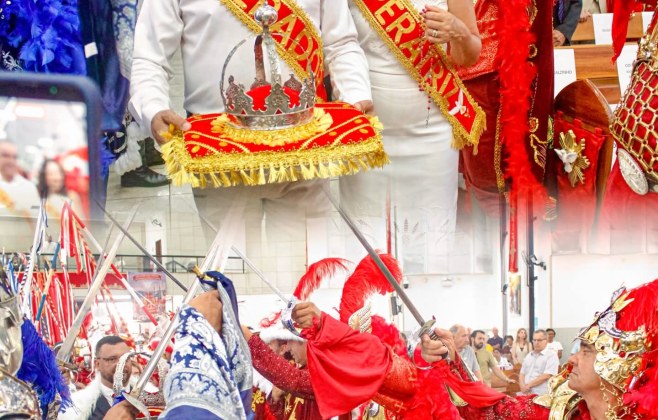 silvania:-carlos-mayer-e-claudia-rodrigues-alves-participam-de-evento-como-casal-imperador silvania:-carlos-mayer-e-claudia-rodrigues-alves-participam-de-evento-como-casal-imperador