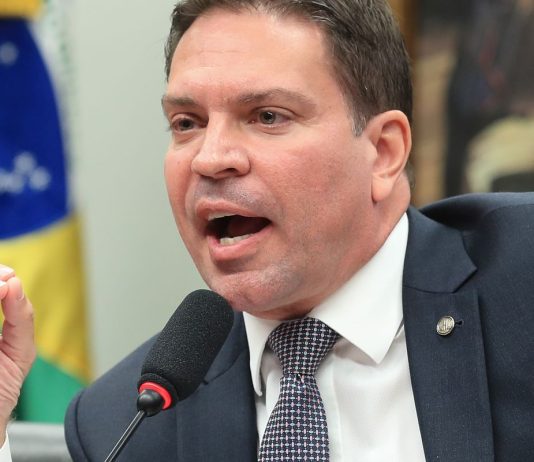 Prisão de Ramagem é fruto da cooperação entre Brasil e EUA, diz PF prisao-de-ramagem-e-fruto-da-cooperacao-entre-brasil-e-eua,-diz-pf