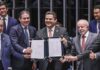 Congresso promulga emenda do fim da 6×1; escala 5×2 começa em 60 dias congresso-promulga-emenda-do-fim-da-6×1;-escala-5×2-comeca-em-60-dias
