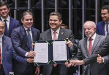 Congresso promulga emenda do fim da 6×1; escala 5×2 começa em 60 dias congresso-promulga-emenda-do-fim-da-6×1;-escala-5×2-comeca-em-60-dias