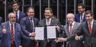 Congresso promulga emenda do fim da 6×1; escala 5×2 começa em 60 dias congresso-promulga-emenda-do-fim-da-6×1;-escala-5×2-comeca-em-60-dias