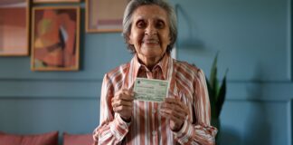 Abstenção de eleitores com mais de 70 anos cai 9,7 pontos percentuais abstencao-de-eleitores-com-mais-de-70-anos-cai-9,7-pontos-percentuais